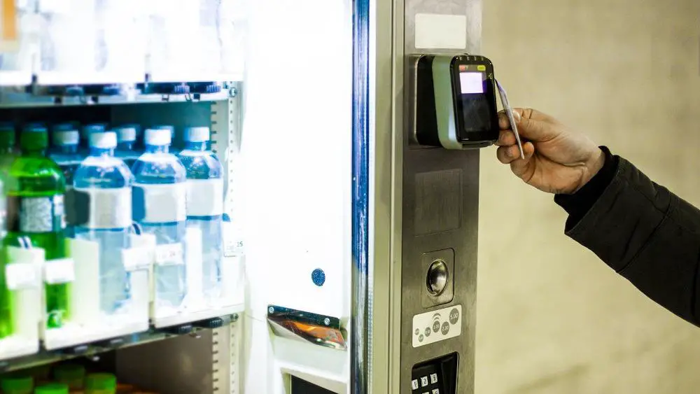 How Do Vending Machine Credit Card Readers Work?
